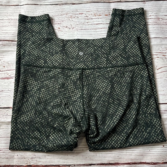 Lululemon  Wunder Under HR Tight 25" Luxtreme in Reptilia Jacquard Green Sz 14 - Picture 6 of 9